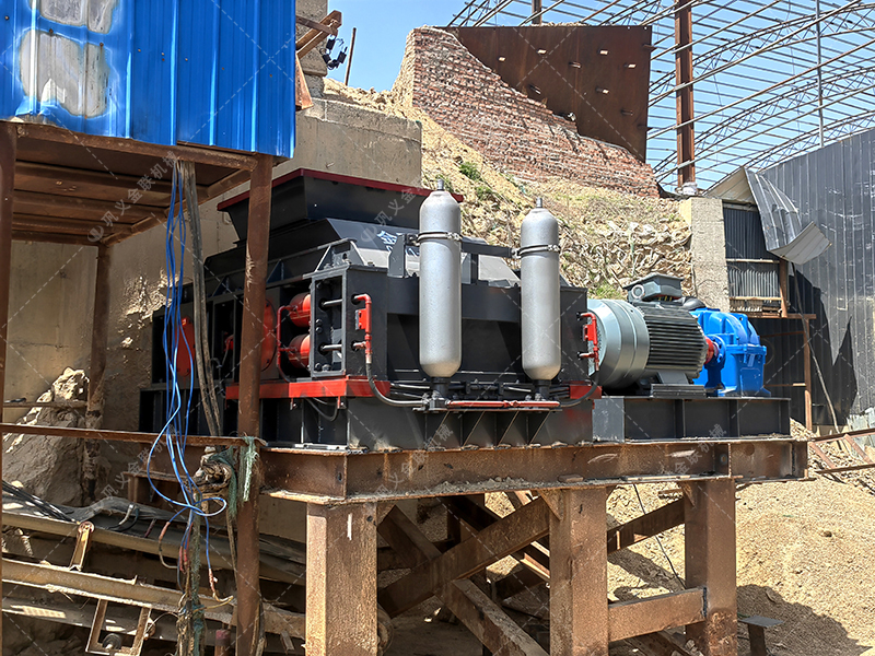 價(jià)格迷霧：影響一臺(tái)液壓對(duì)輥制砂機(jī)成本的四大核心因素